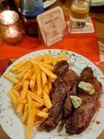 Rumpsteak Mit Pommes Und Kleinem Gem Salatteler